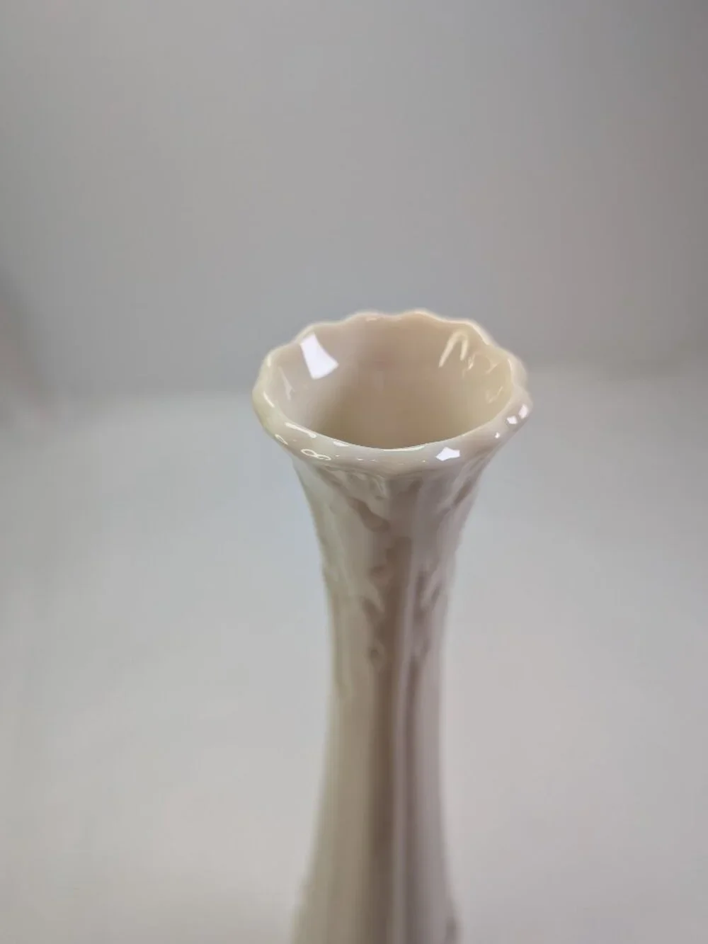 Lenox VTG 10.75” Ivory Tree of Life Scalloped Ribbed Porcelain Fine Bud Vase